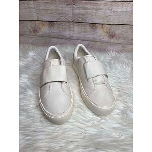 𝅺nwot Ugg Women’s White Leather Hook & Loop Sneaker